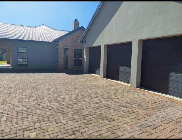 5 BEDROOM HOUSE FOR SALE IN RANDFONTEIN